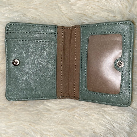 Target mini wallet🐆 - Picture 3 of 4